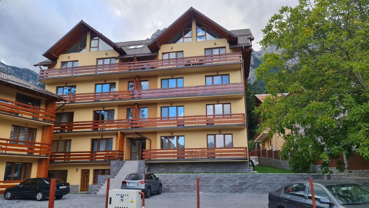 Apartament Eric, Buşteni Exterior foto